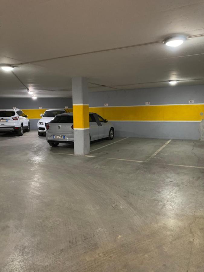 Nemis Apartments In The Centre Of Tirana Four Free Parking Экстерьер фото