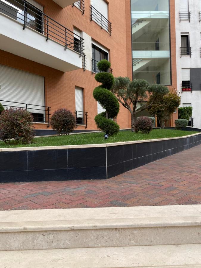 Nemis Apartments In The Centre Of Tirana Four Free Parking Экстерьер фото