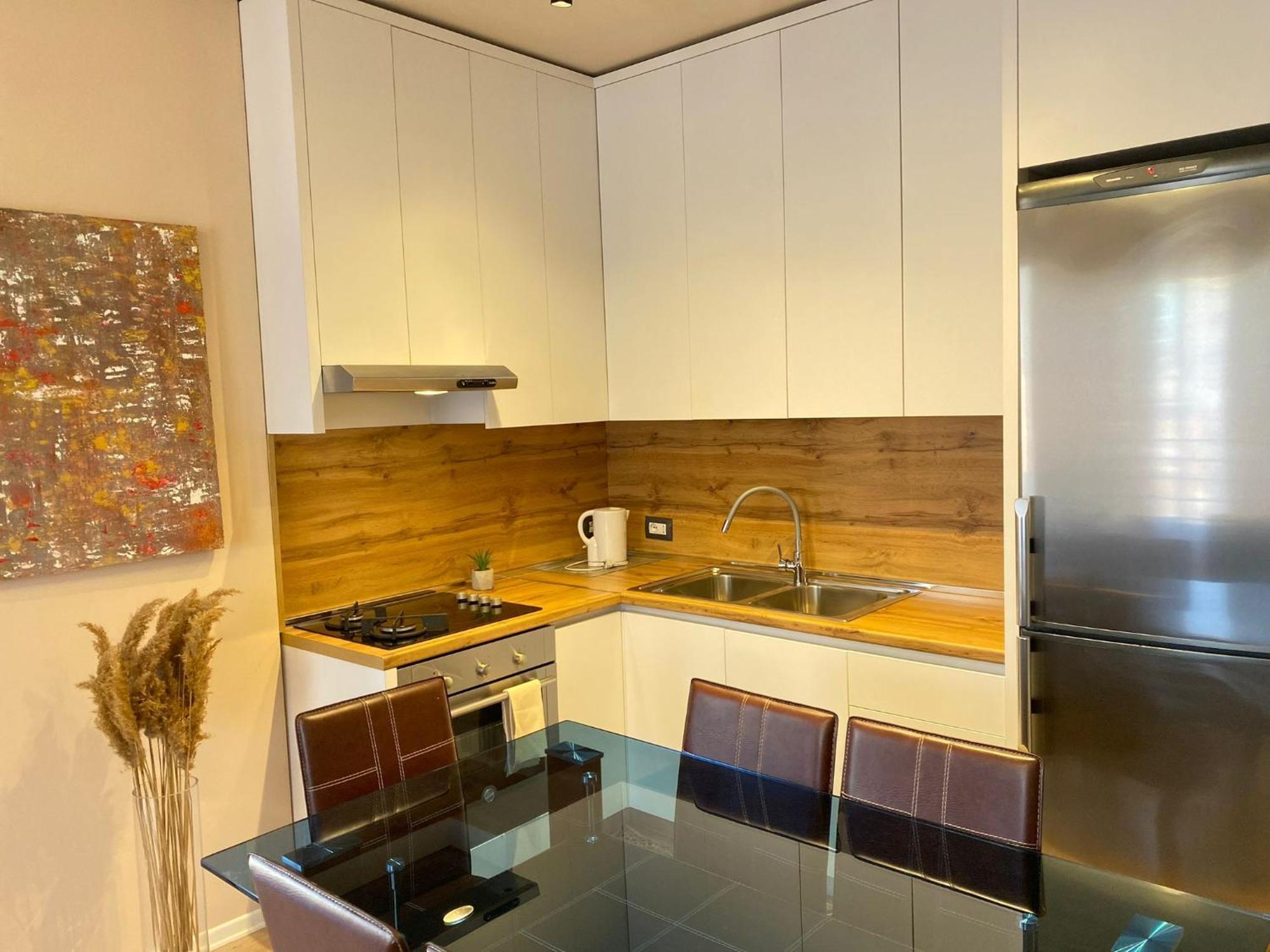 Nemis Apartments In The Centre Of Tirana Four Free Parking Экстерьер фото
