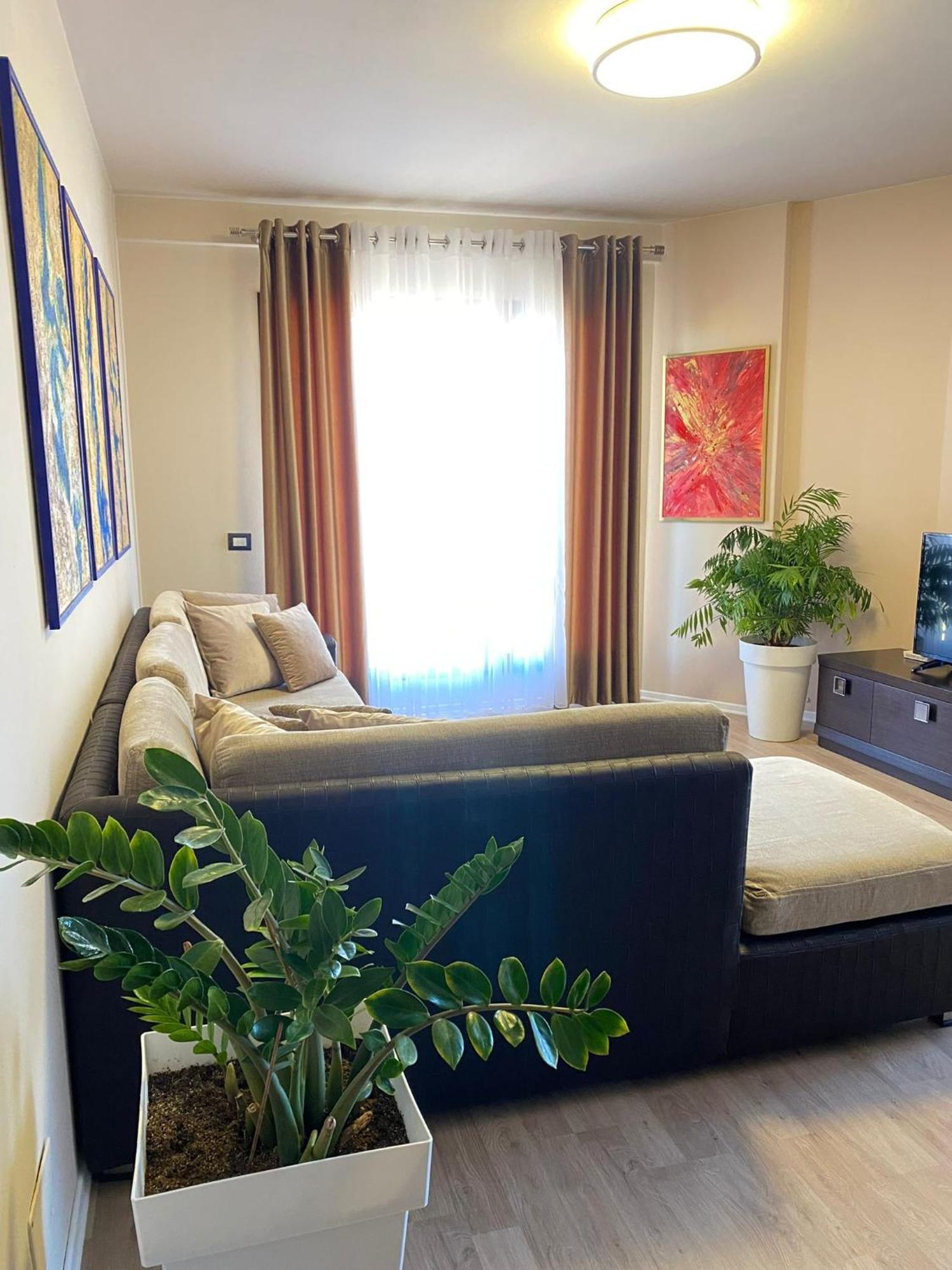 Nemis Apartments In The Centre Of Tirana Four Free Parking Экстерьер фото