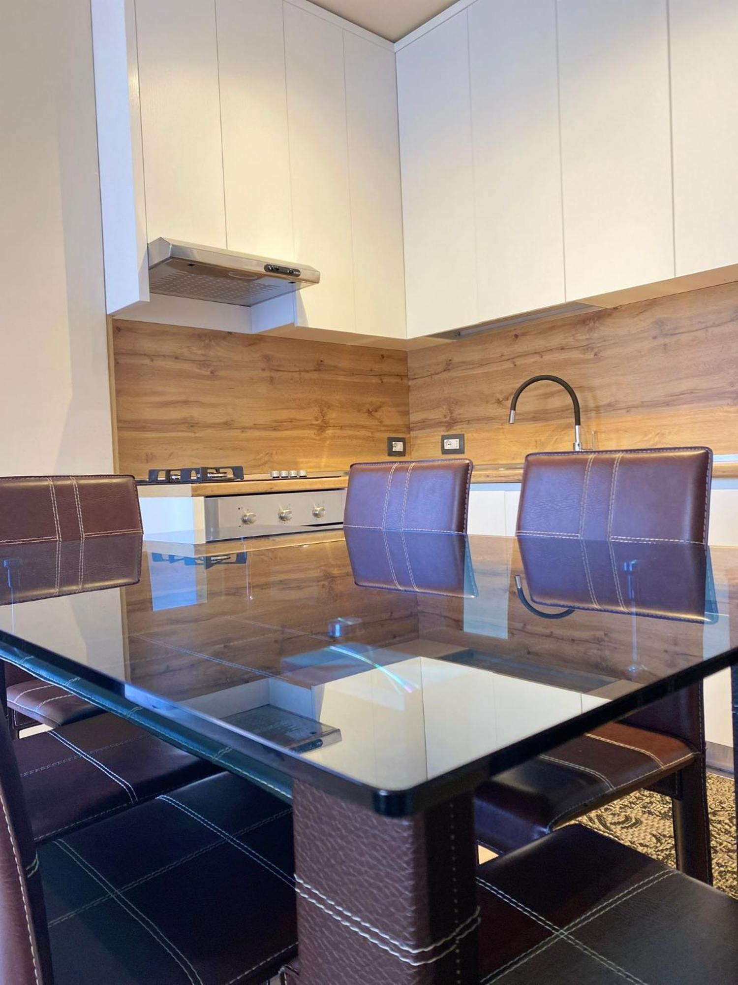 Nemis Apartments In The Centre Of Tirana Four Free Parking Экстерьер фото