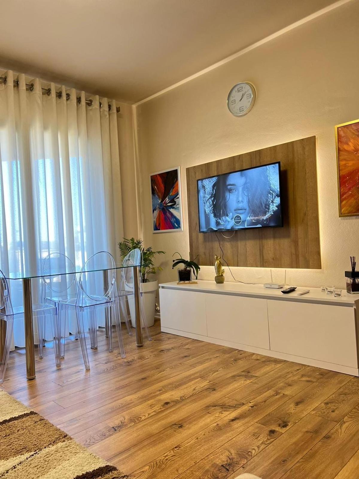 Nemis Apartments In The Centre Of Tirana Four Free Parking Экстерьер фото